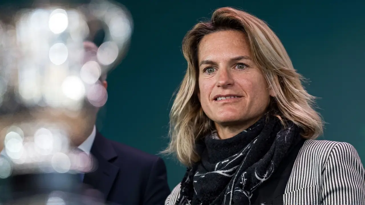 Mauresmo defiende jueces humanos en Roland Garros tras polémica Ruud-Fonseca